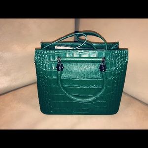 Womens crossbody 100%genuine leather purse brand new never used